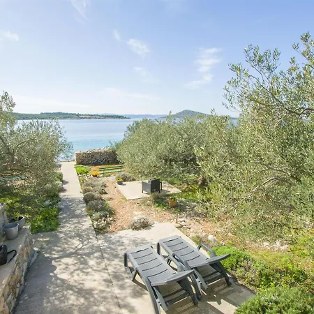 House Sea Cloud Tatil Evi Pašman